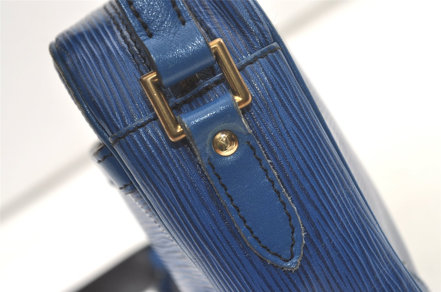Authentic Louis Vuitton Epi Trocadero 24 Blue Shoulder Cross Bag Old Model 1063K