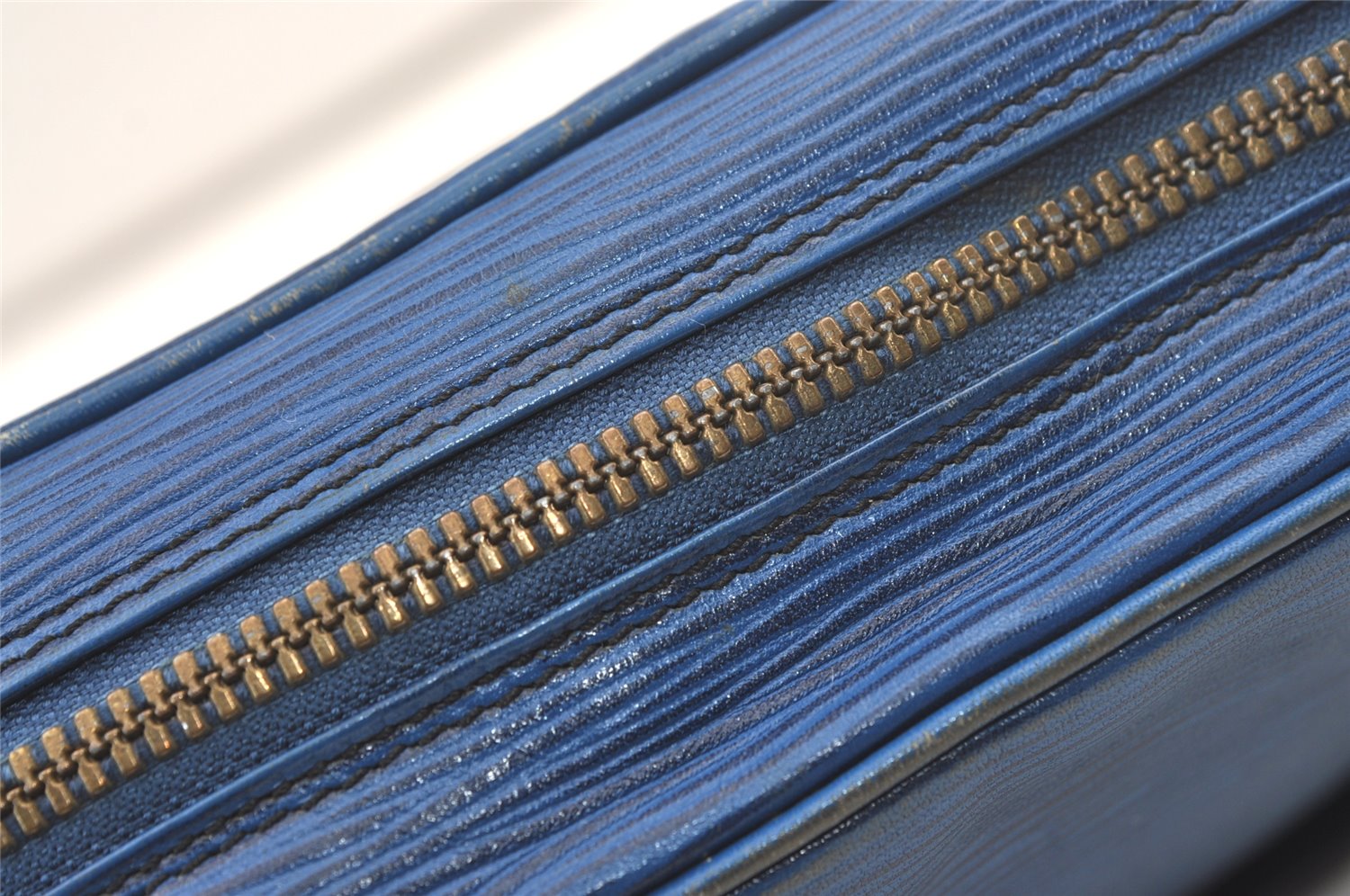 Authentic Louis Vuitton Epi Trocadero 24 Blue Shoulder Cross Bag Old Model 1063K