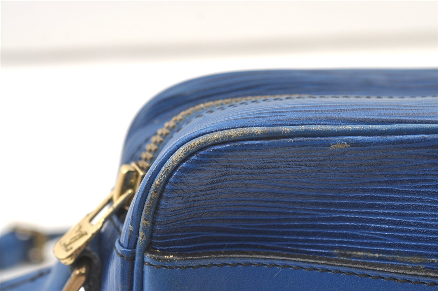 Authentic Louis Vuitton Epi Trocadero 24 Blue Shoulder Cross Bag Old Model 1063K