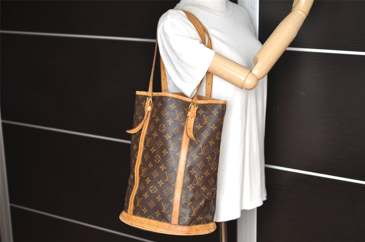 Authentic Louis Vuitton Monogram Bucket GM Shoulder Tote Bag M42236 Junk 1074K