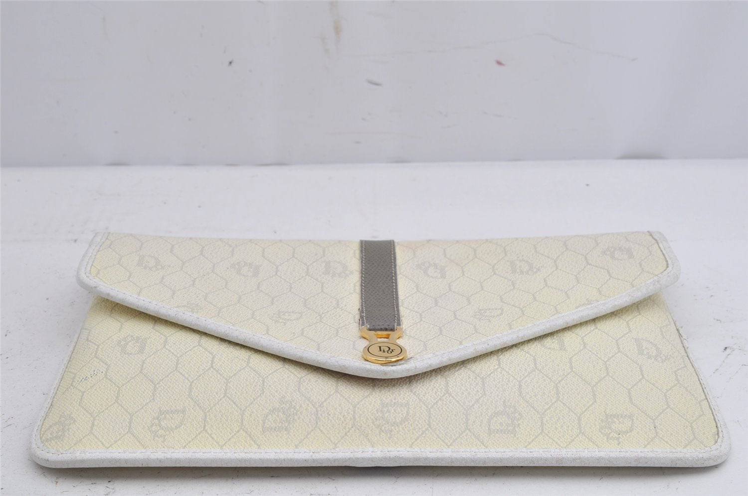 Authentic Christian Dior Honeycomb Chain Shoulder Bag PVC Leather White 1079K