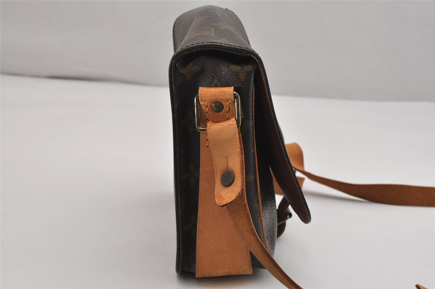 Authentic Louis Vuitton Monogram Cartouchiere MM M51253 Shoulder Bag Junk 1080K