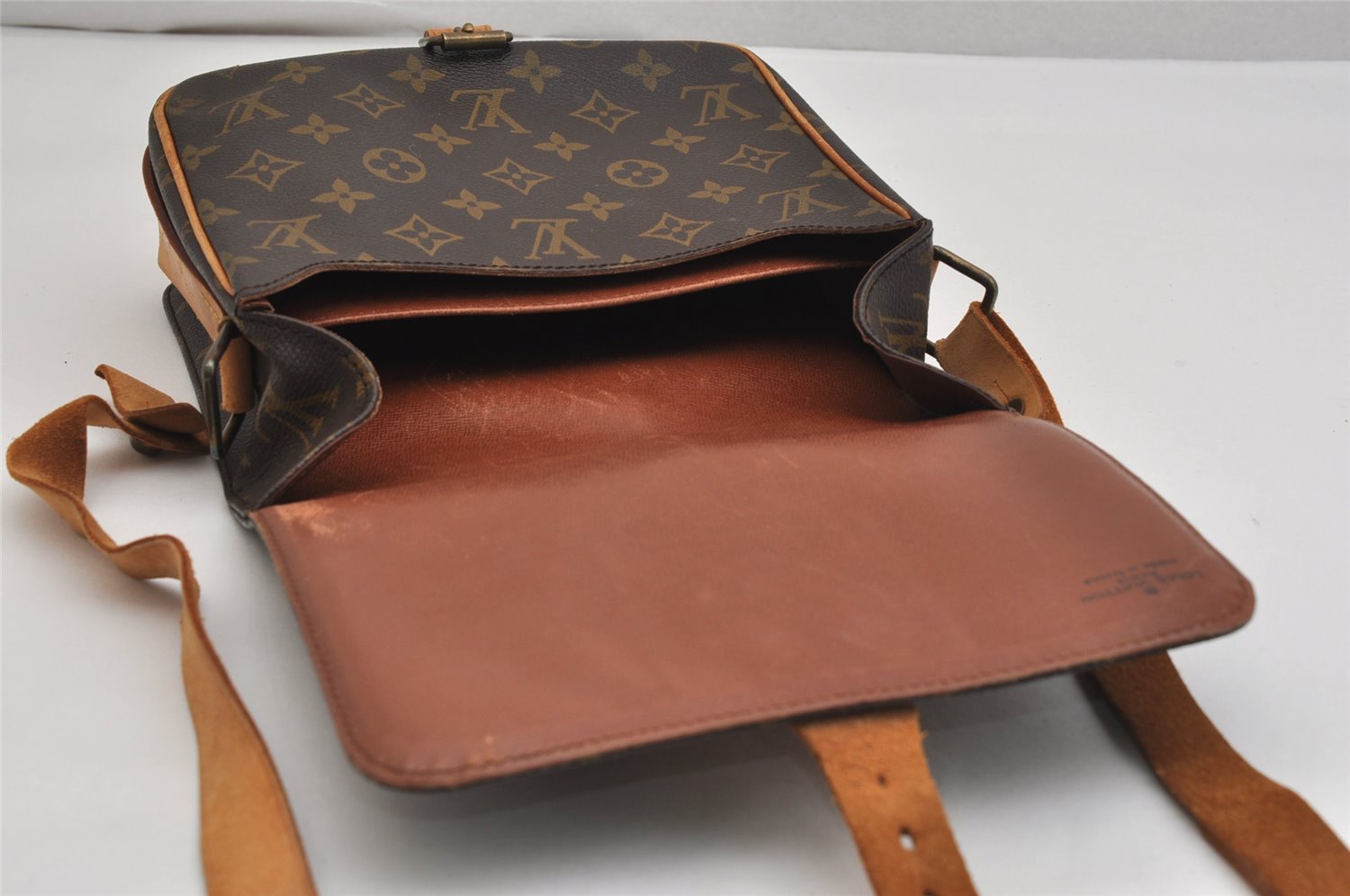 Authentic Louis Vuitton Monogram Cartouchiere MM M51253 Shoulder Bag Junk 1080K