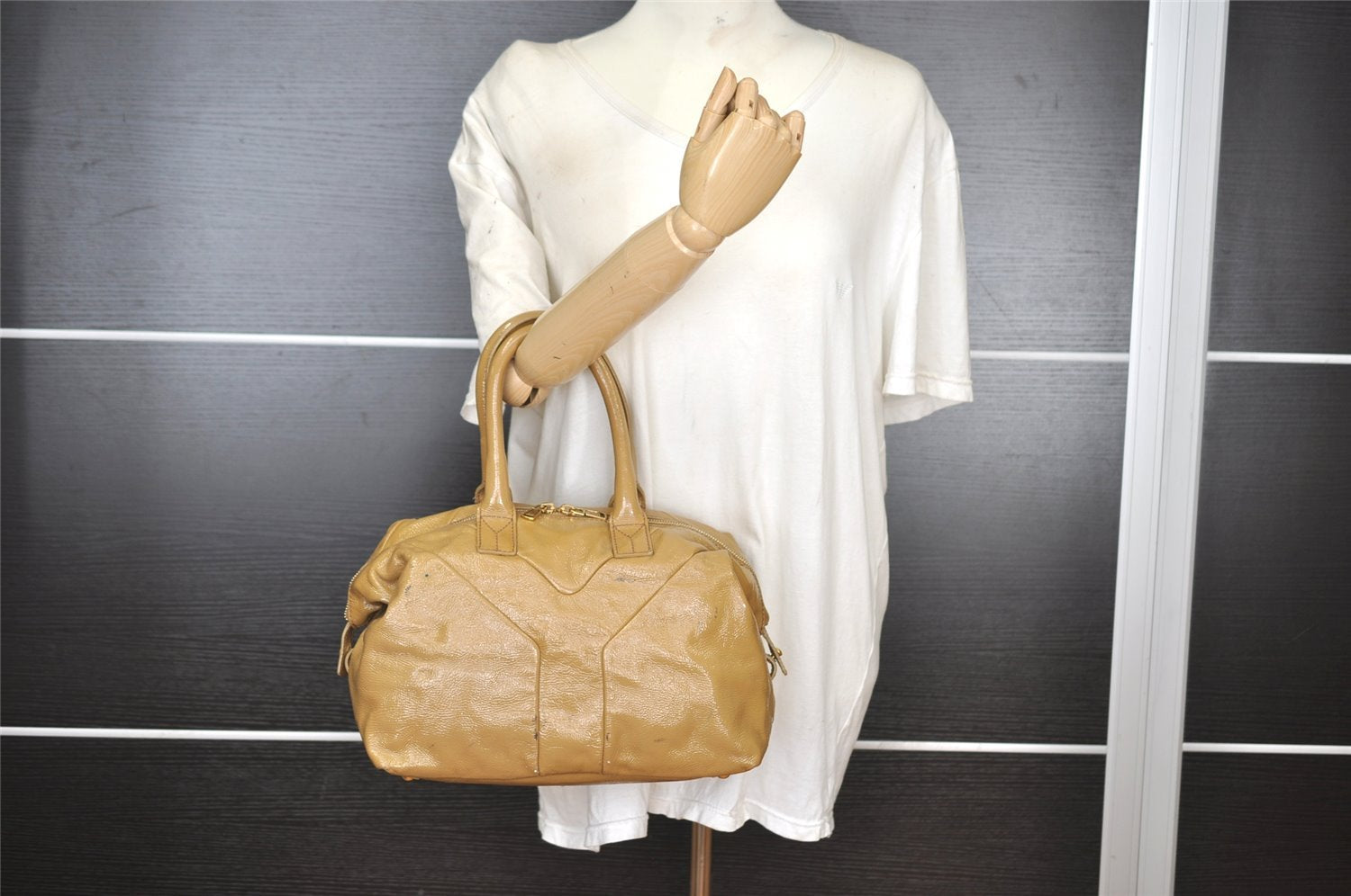 Authentic YVES SAINT LAURENT Easy Boston Hand Bag Enamel 208315 Beige 1088I