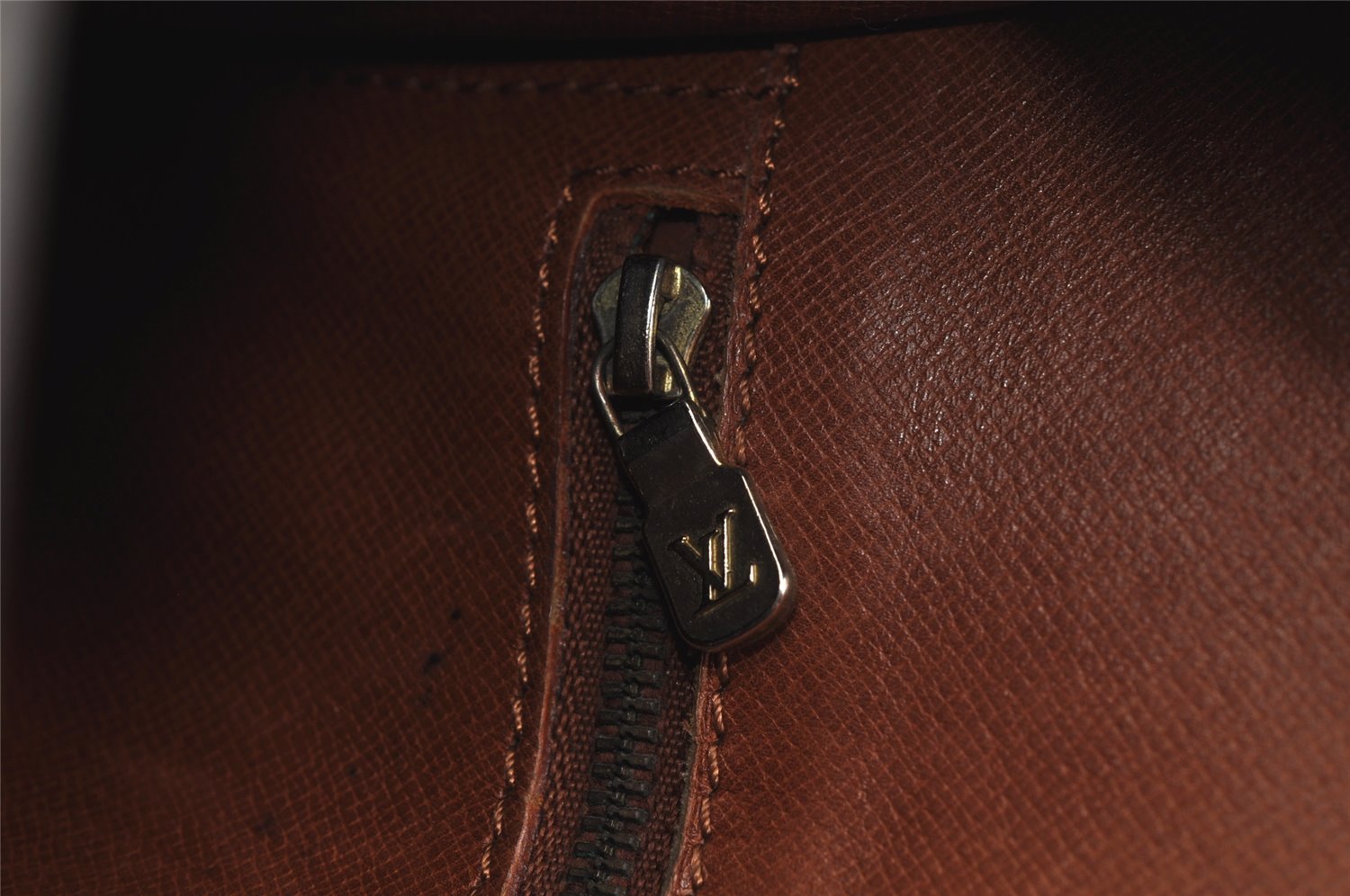 Authentic Louis Vuitton Monogram Saint Cloud GM M51242 Shoulder Cross Bag 1089J