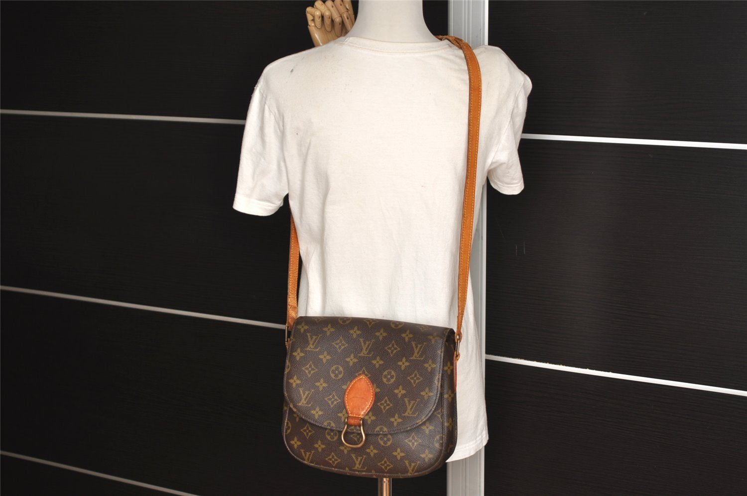 Authentic Louis Vuitton Monogram Saint Cloud GM M51242 Shoulder Cross Bag 1089J