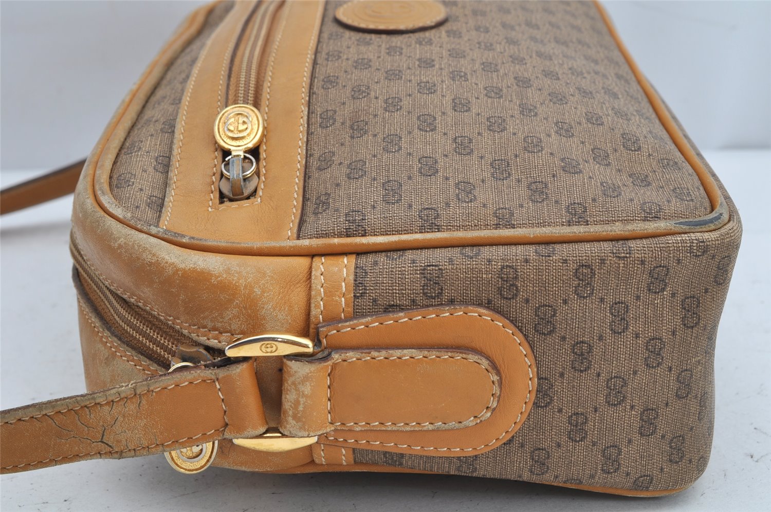 Authentic GUCCI Micro GG PVC Leather Shoulder Cross Body Bag Purse Brown 1091K