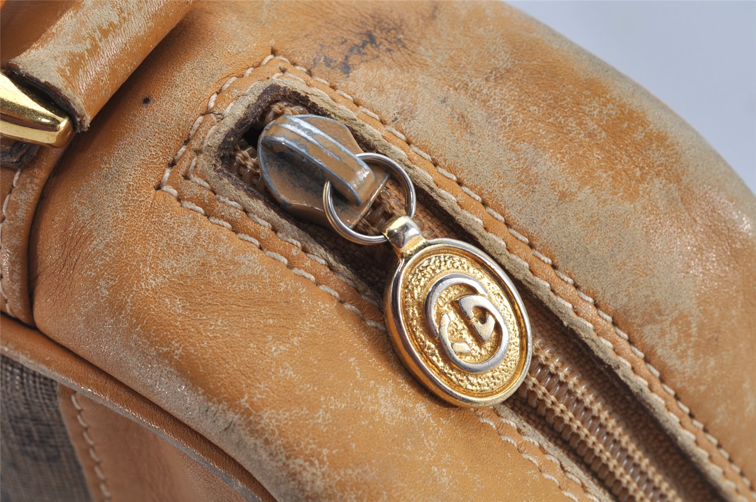 Authentic GUCCI Micro GG PVC Leather Shoulder Cross Body Bag Purse Brown 1091K