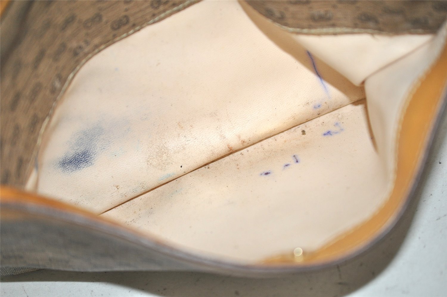 Authentic GUCCI Micro GG PVC Leather Shoulder Cross Body Bag Purse Brown 1091K