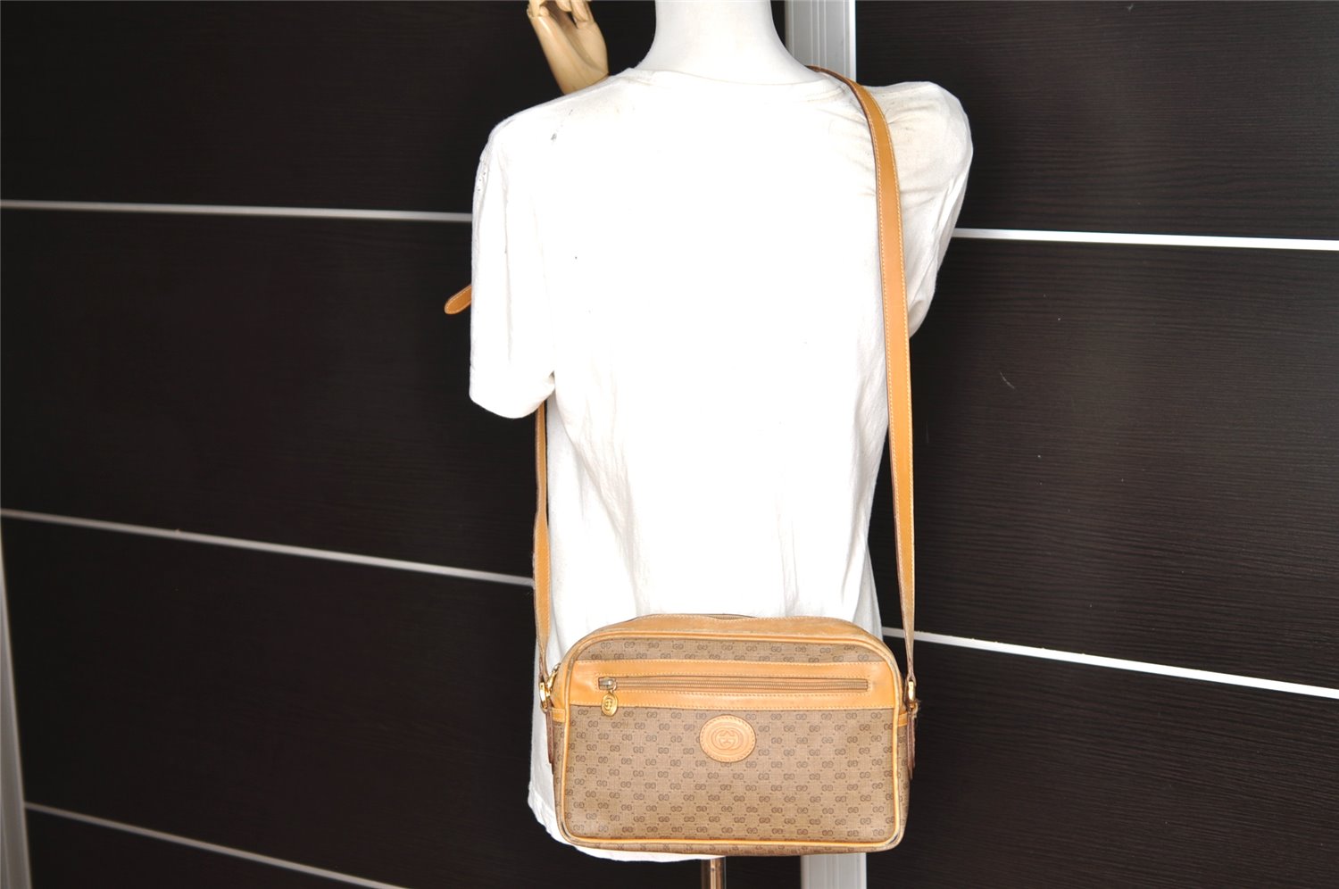 Authentic GUCCI Micro GG PVC Leather Shoulder Cross Body Bag Purse Brown 1091K