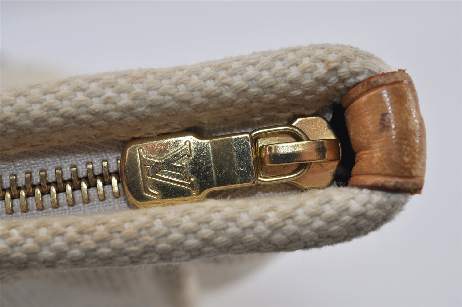 Authentic Louis Vuitton Antigua Cabas MM Tote Bag White Brown M40036 LV 1105J