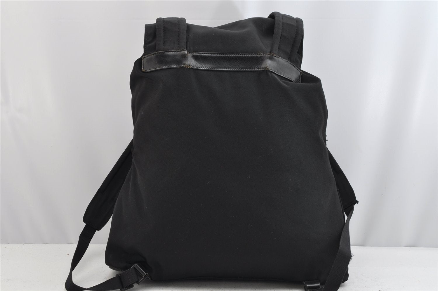 Authentic GUCCI Vintage Drawstring Backpack Nylon Leather Black 1122K