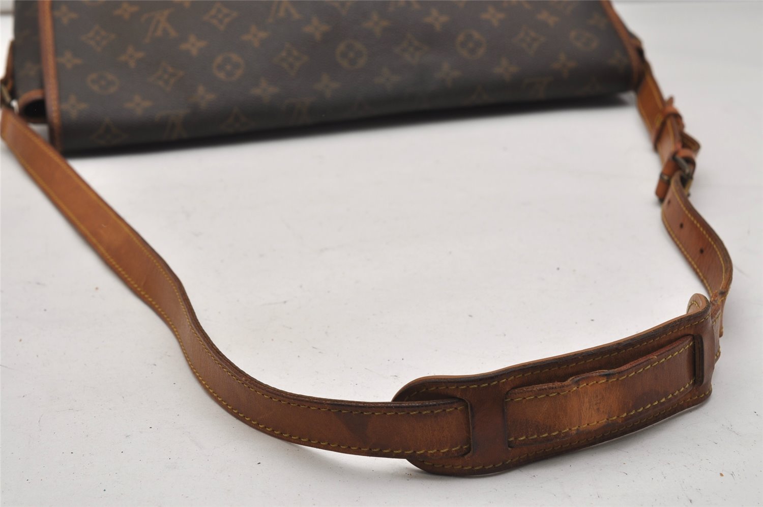 Authentic Louis Vuitton Monogram Gibeciere GM Shoulder Cross Bag M42246 LV 1125K