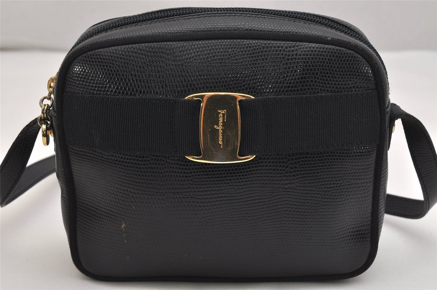 Authentic Salvatore Ferragamo Vara Shoulder Cross Bag Leather Black SF 1142K