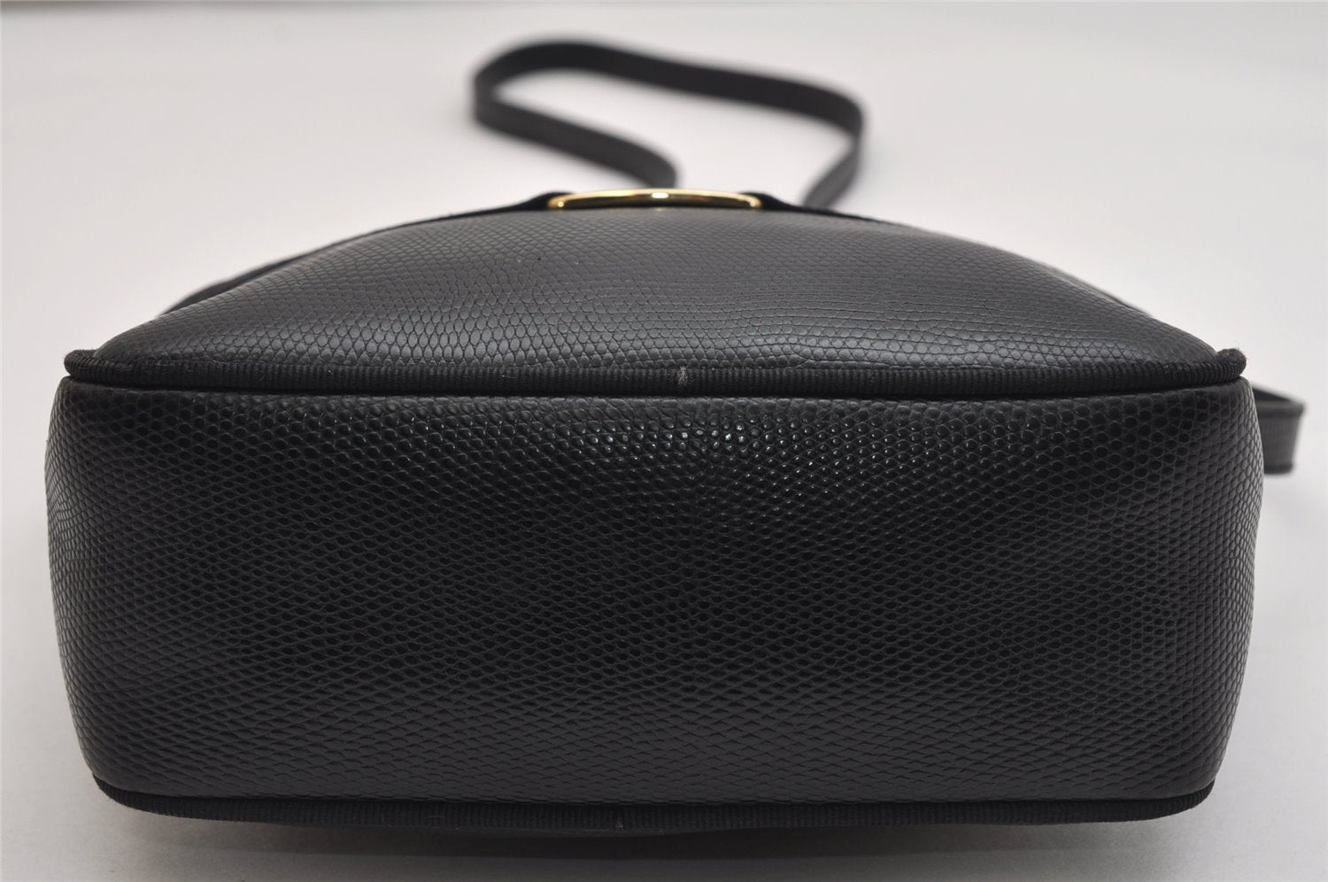 Authentic Salvatore Ferragamo Vara Shoulder Cross Bag Leather Black SF 1142K