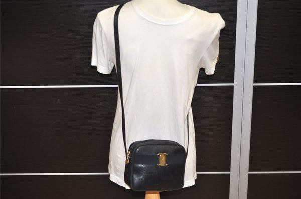 Authentic Salvatore Ferragamo Vara Shoulder Cross Bag Leather Black SF 1142K