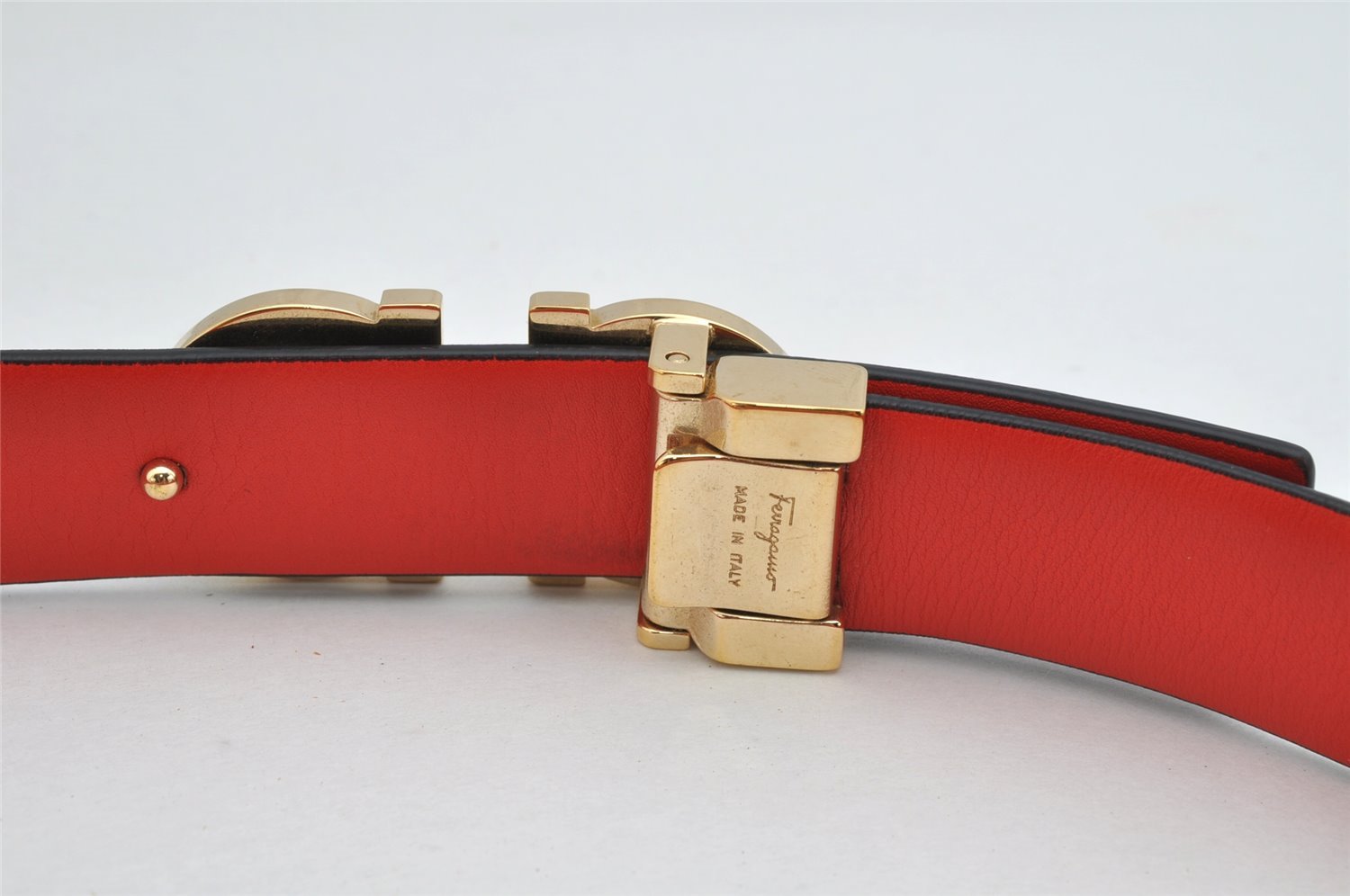 Authentic Salvatore Ferragamo Gancini Belt Leather 27.8-29.7