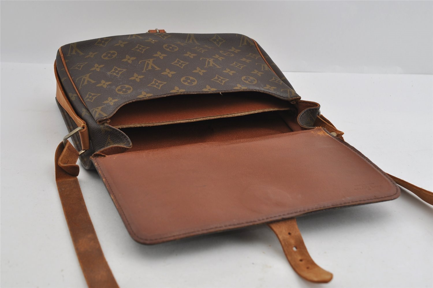Authentic Louis Vuitton Monogram Cartouchiere GM Shoulder Bag Old Model 1148I