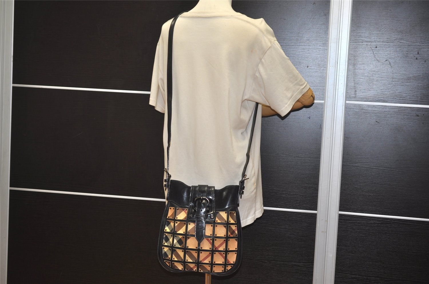 Authentic BURBERRY Nova Check Shoulder Cross Bag Purse Enamel PVC Black 1165K