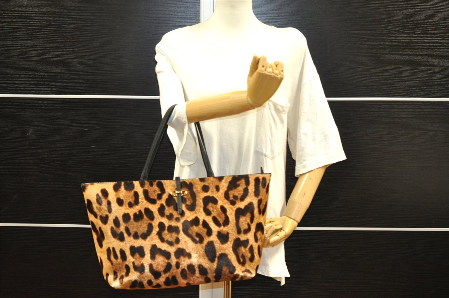 Authentic Salvatore Ferragamo Gancini Unborn Calf Leather Tote Bag Brown 1171I