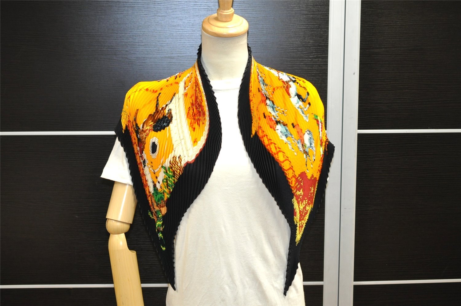 Authentic HERMES Pleats Scarf 