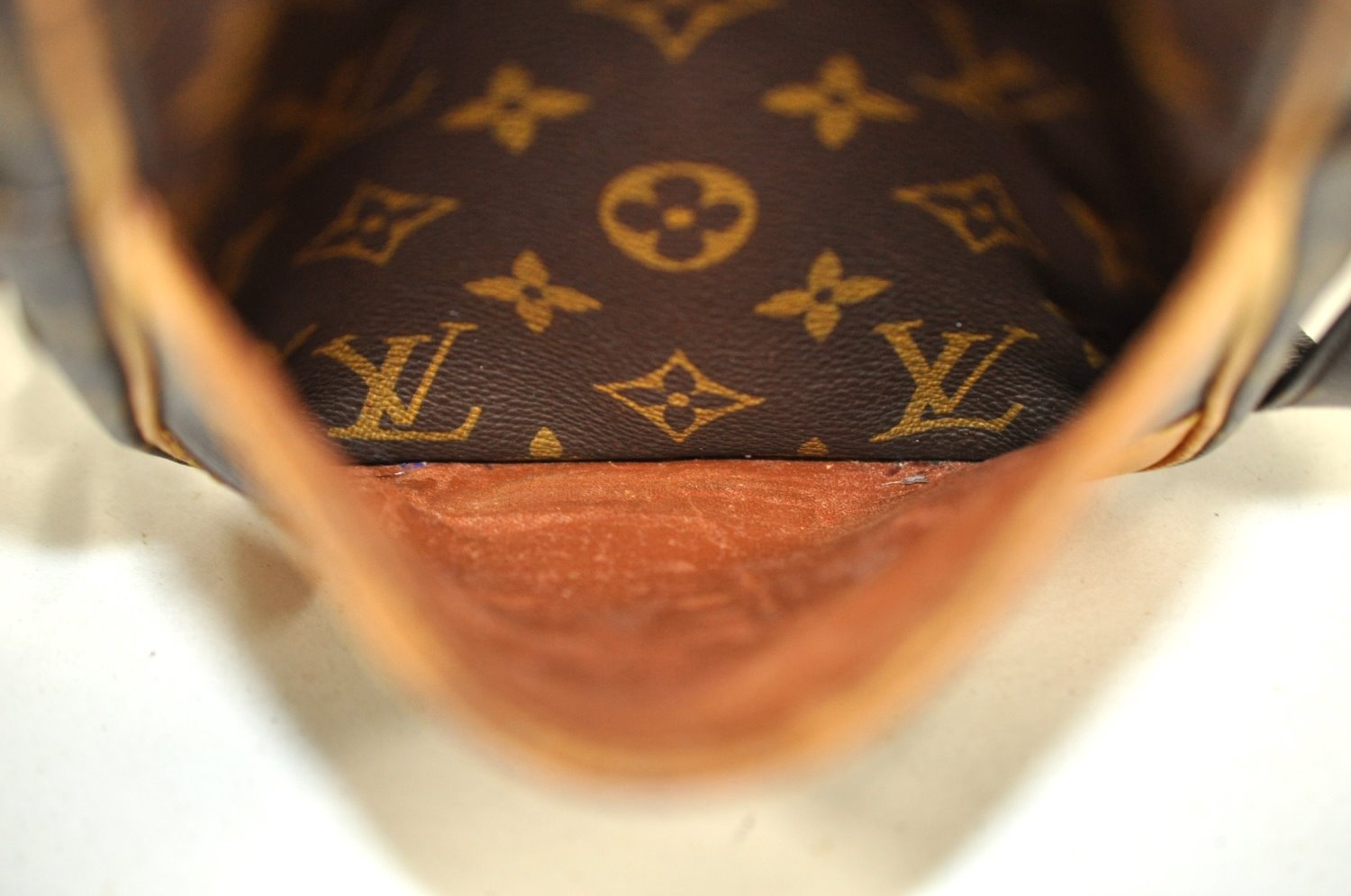 Authentic Louis Vuitton Monogram Danube Shoulder Cross Body Bag M45266 LV 1186G