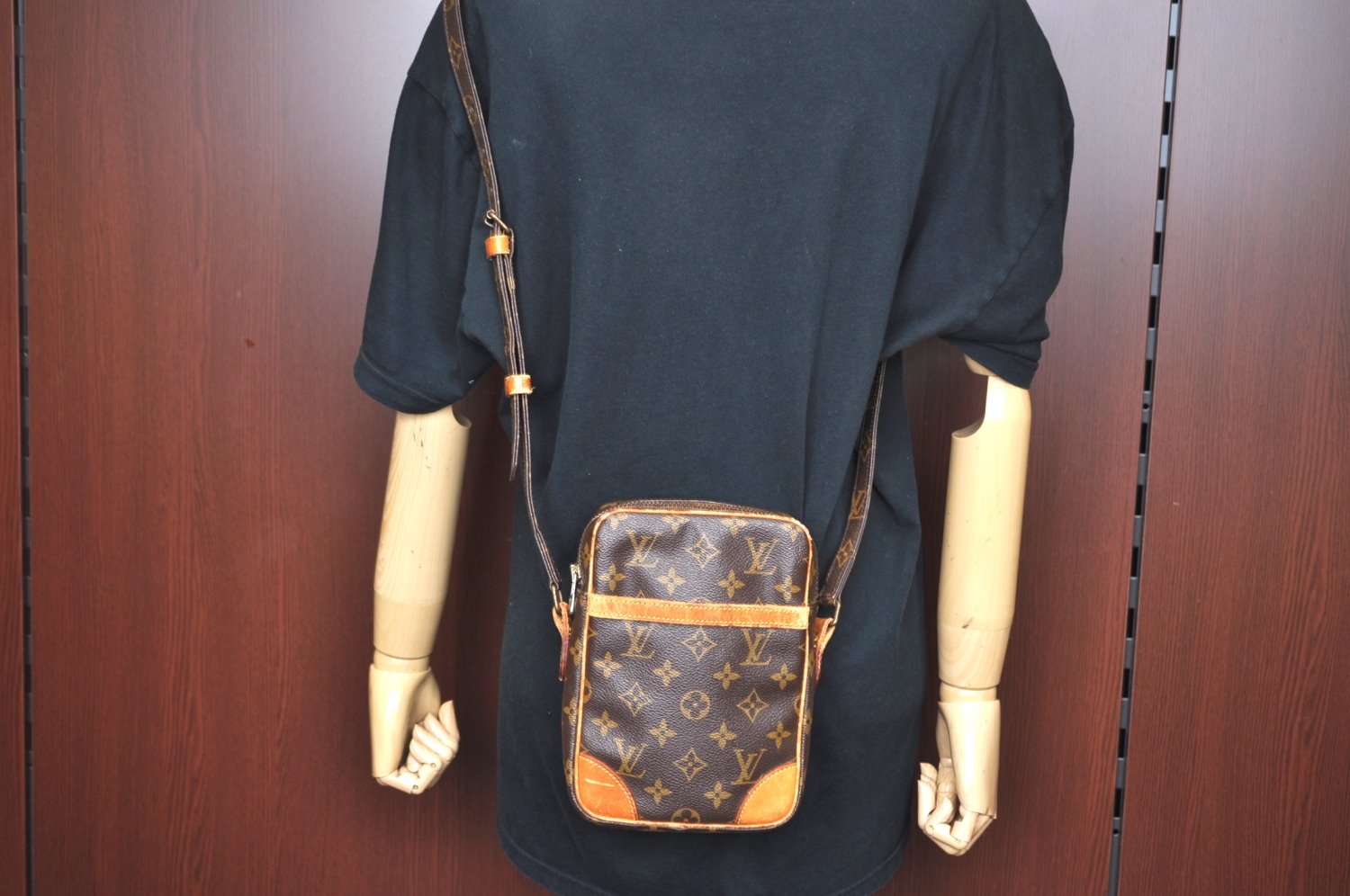 Authentic Louis Vuitton Monogram Danube Shoulder Cross Body Bag M45266 LV 1186G