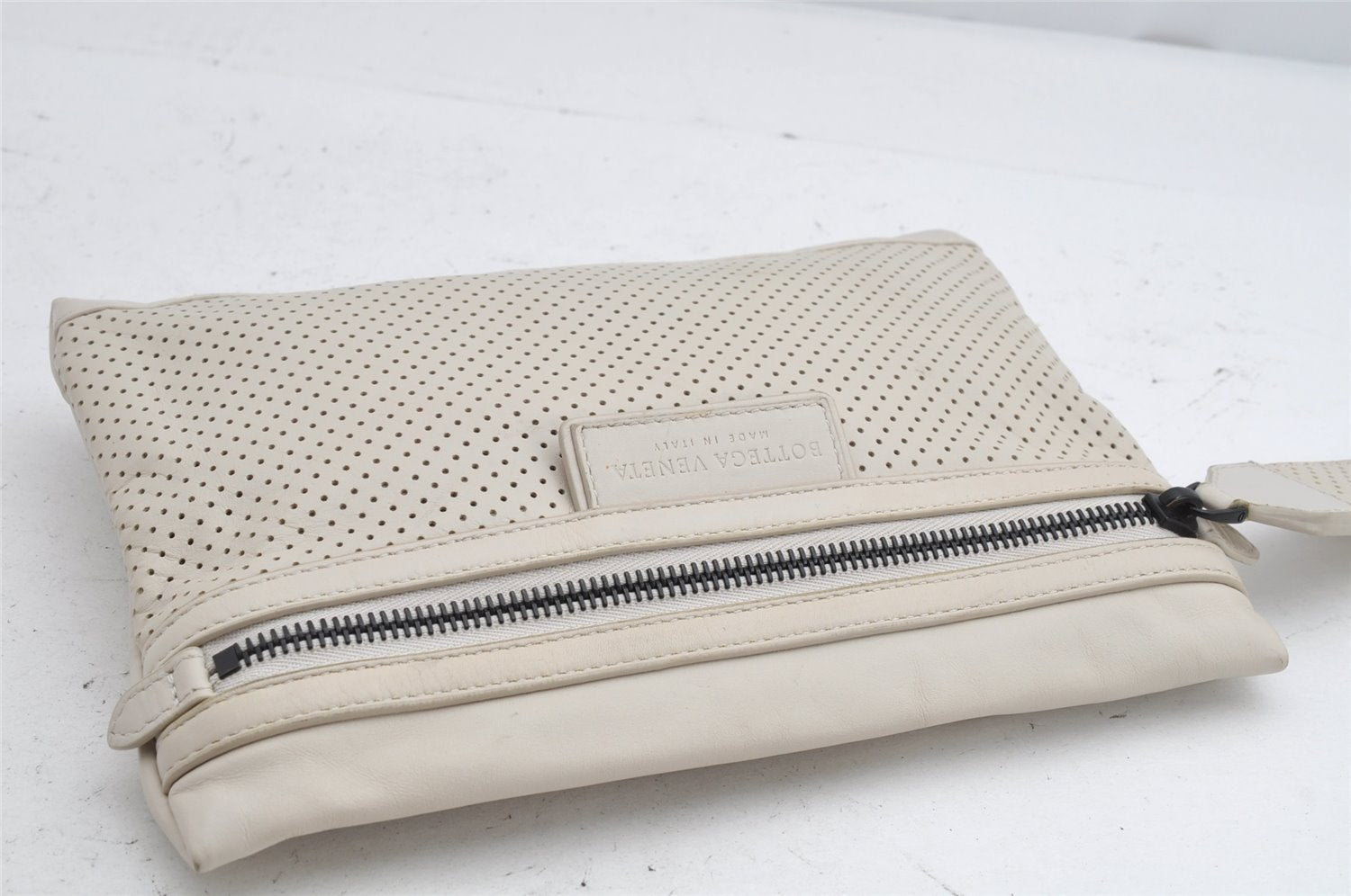 Authentic BOTTEGA VENETA Punching Leather Clutch Hand Bag Purse White 1189K