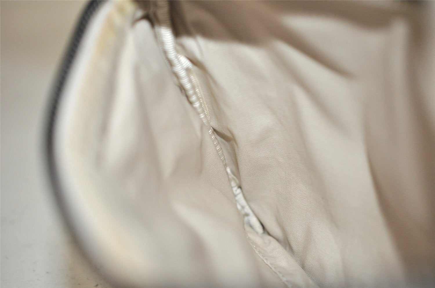 Authentic BOTTEGA VENETA Punching Leather Clutch Hand Bag Purse White 1189K