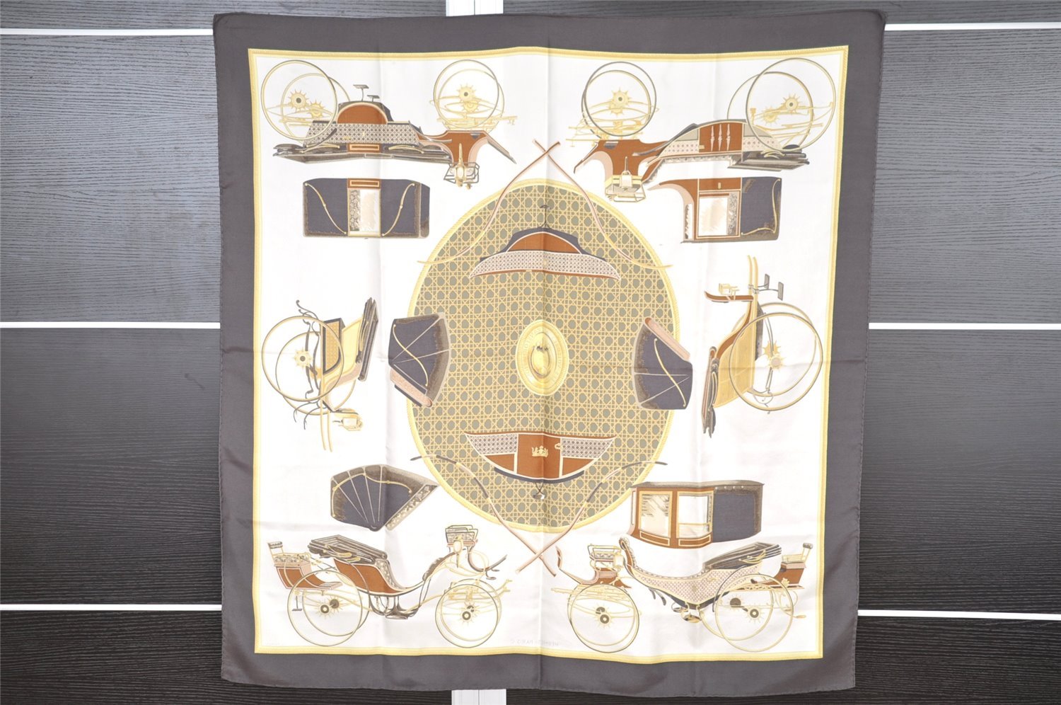 Authentic HERMES Carre 90 Scarf 