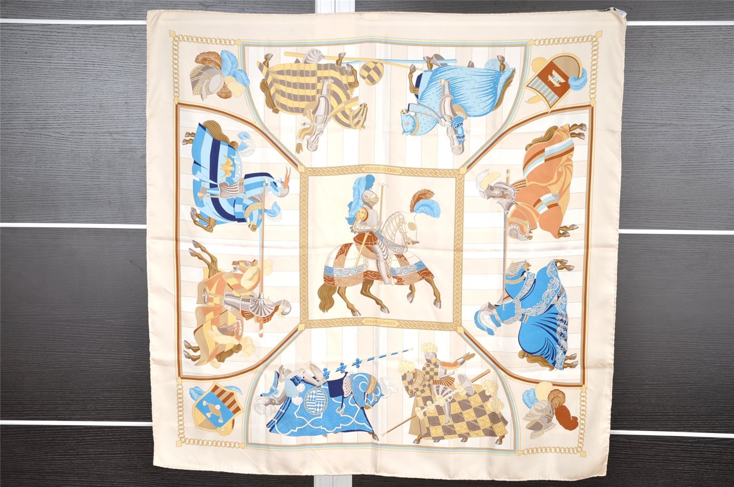 Authentic HERMES Carre 90 Scarf 