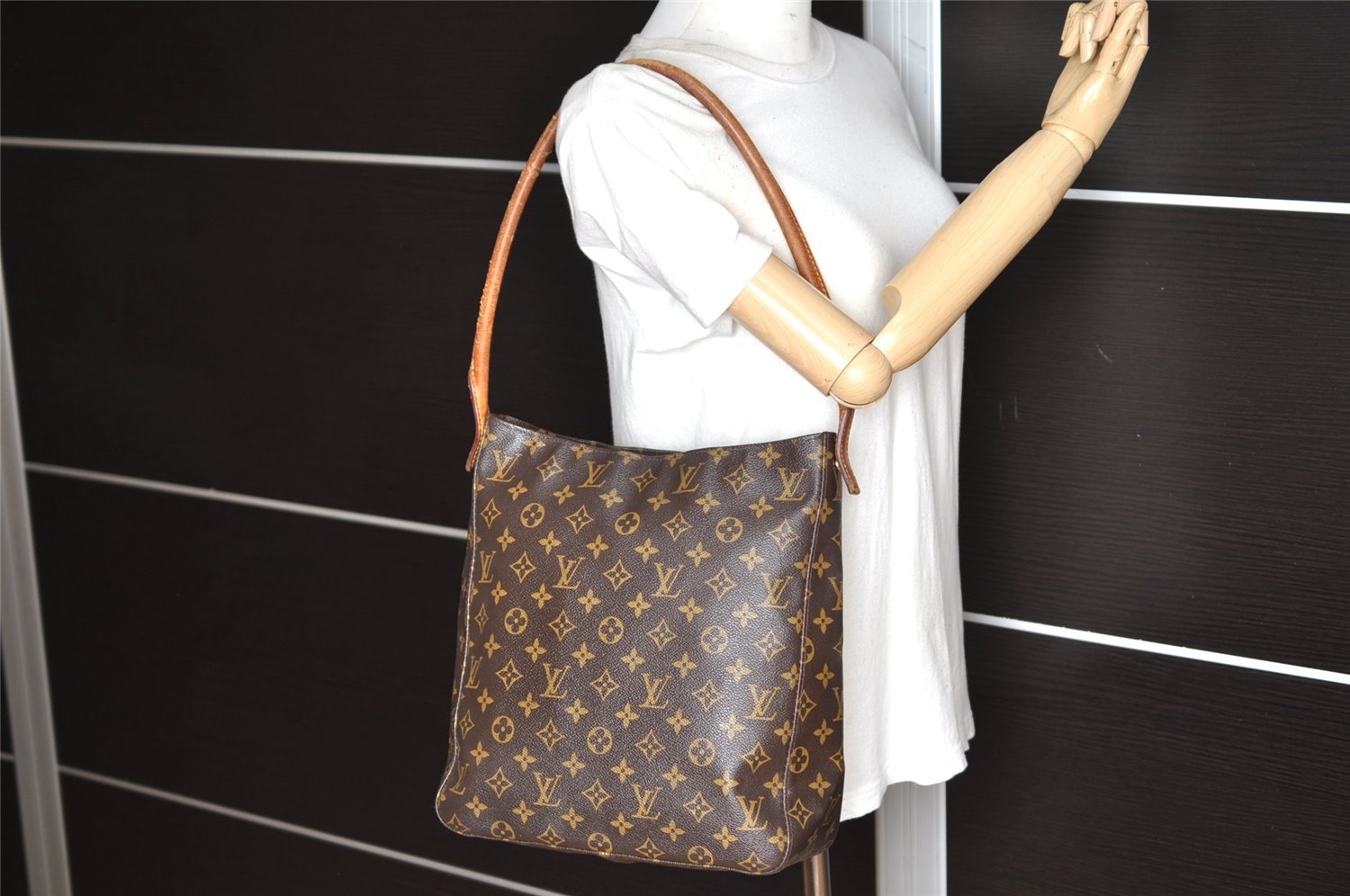 Authentic Louis Vuitton Monogram Looping GM Shoulder Bag M51145 LV 1198K
