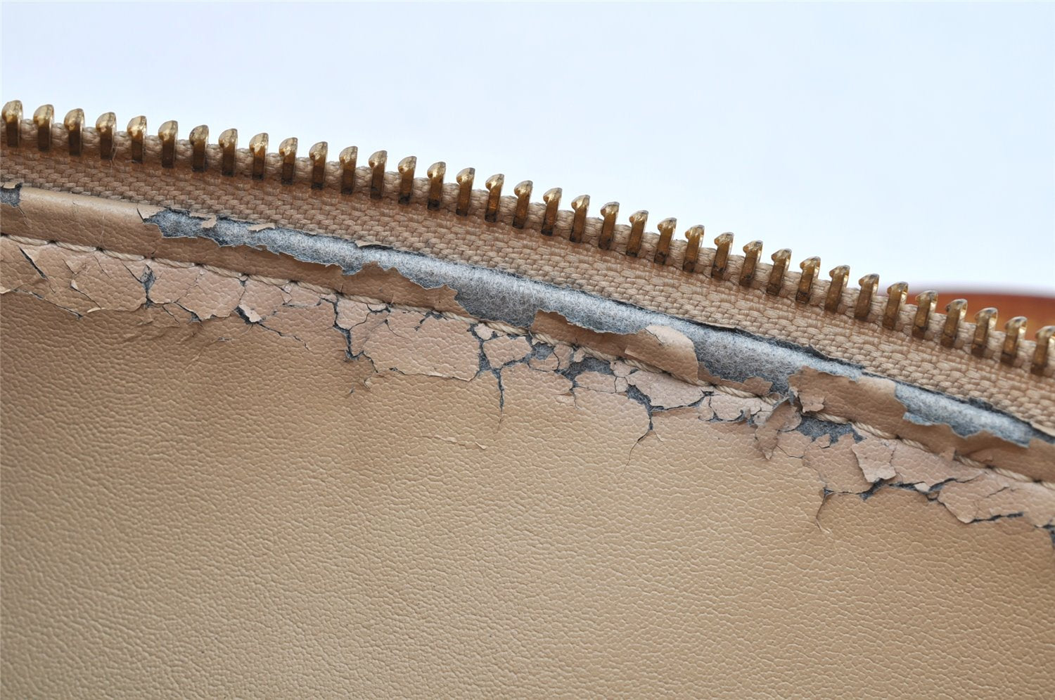 Authentic Louis Vuitton Vernis Bedford Hand Bag Yellow Beige M91006 LV 1205K