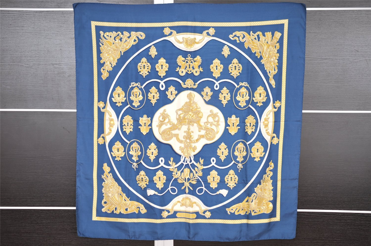 Authentic HERMES Carre 90 Scarf 