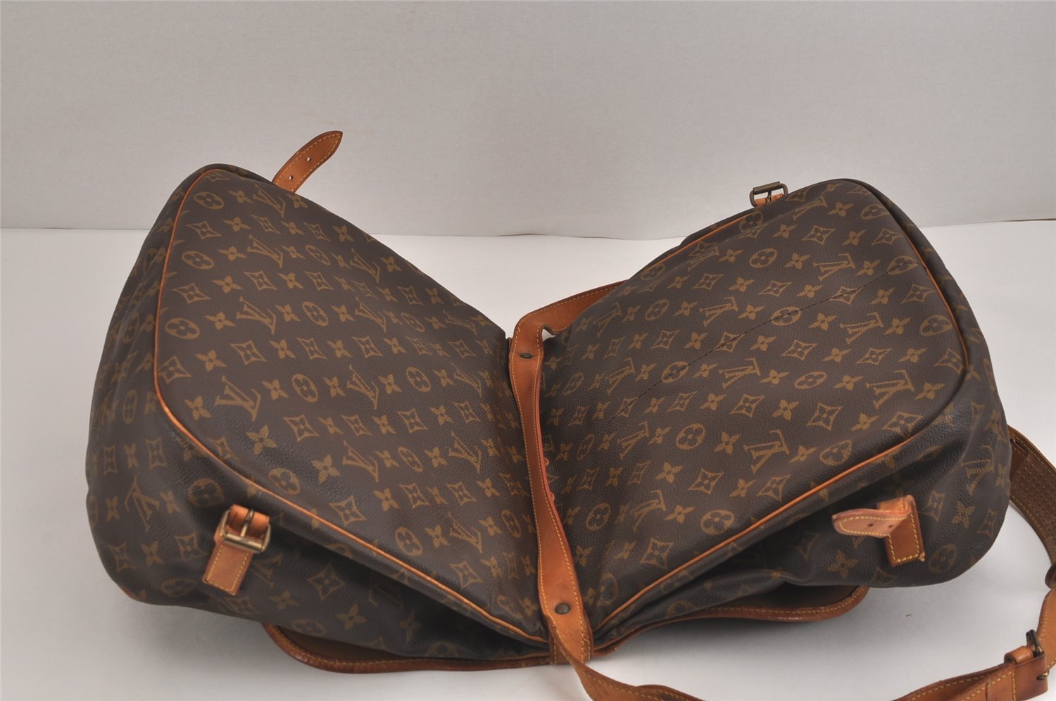 Authentic Louis Vuitton Monogram Saumur 35 Shoulder Cross Bag M42254 LV 1212J