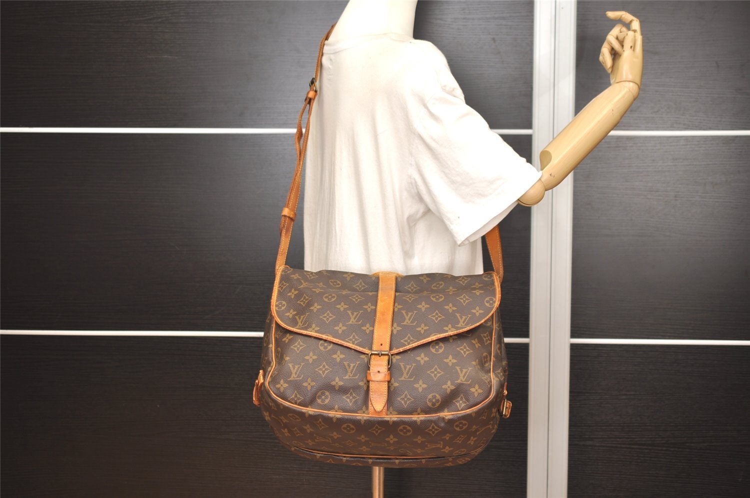 Authentic Louis Vuitton Monogram Saumur 35 Shoulder Cross Bag M42254 LV 1212J