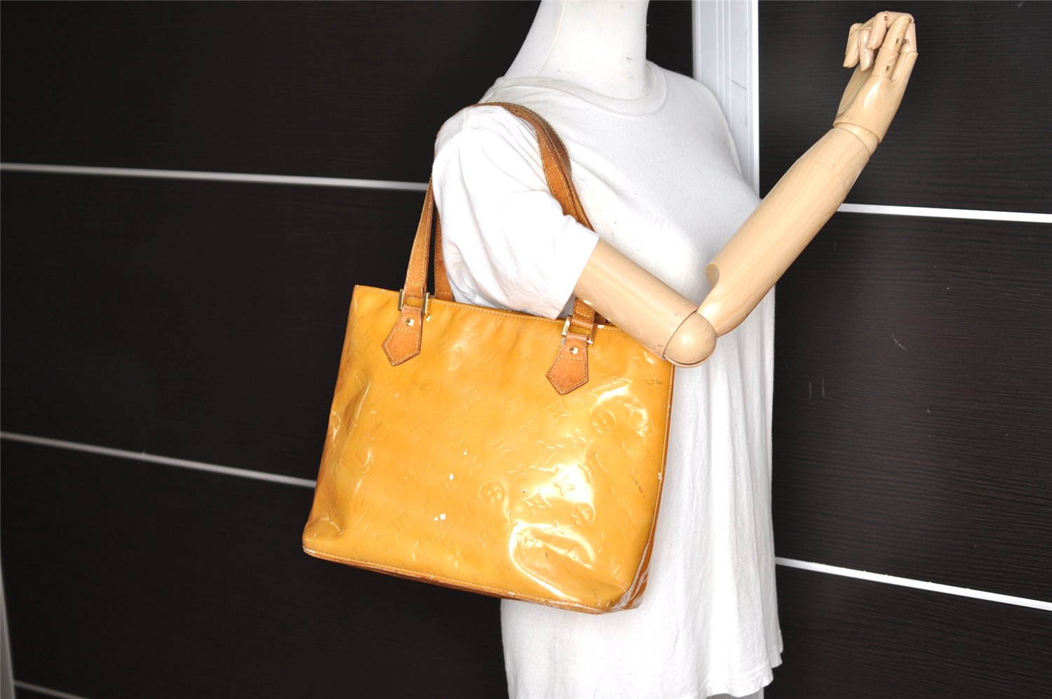 Authentic Louis Vuitton Vernis Houston Shoulder Hand Bag Yellow M91004 LV 1213K