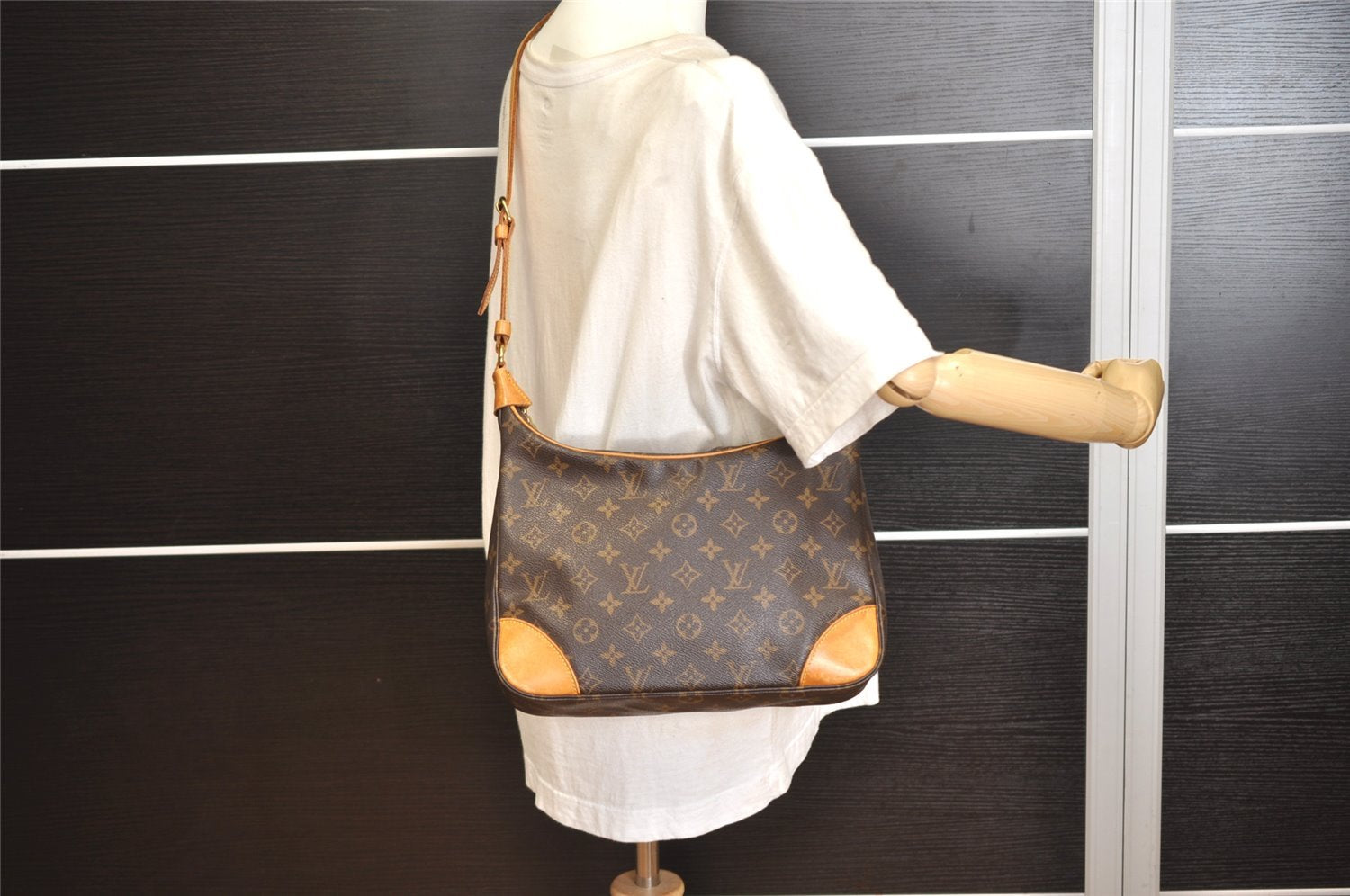 Authentic Louis Vuitton Monogram Boulogne 30 Shoulder Cross Bag M52165 LV 1214K