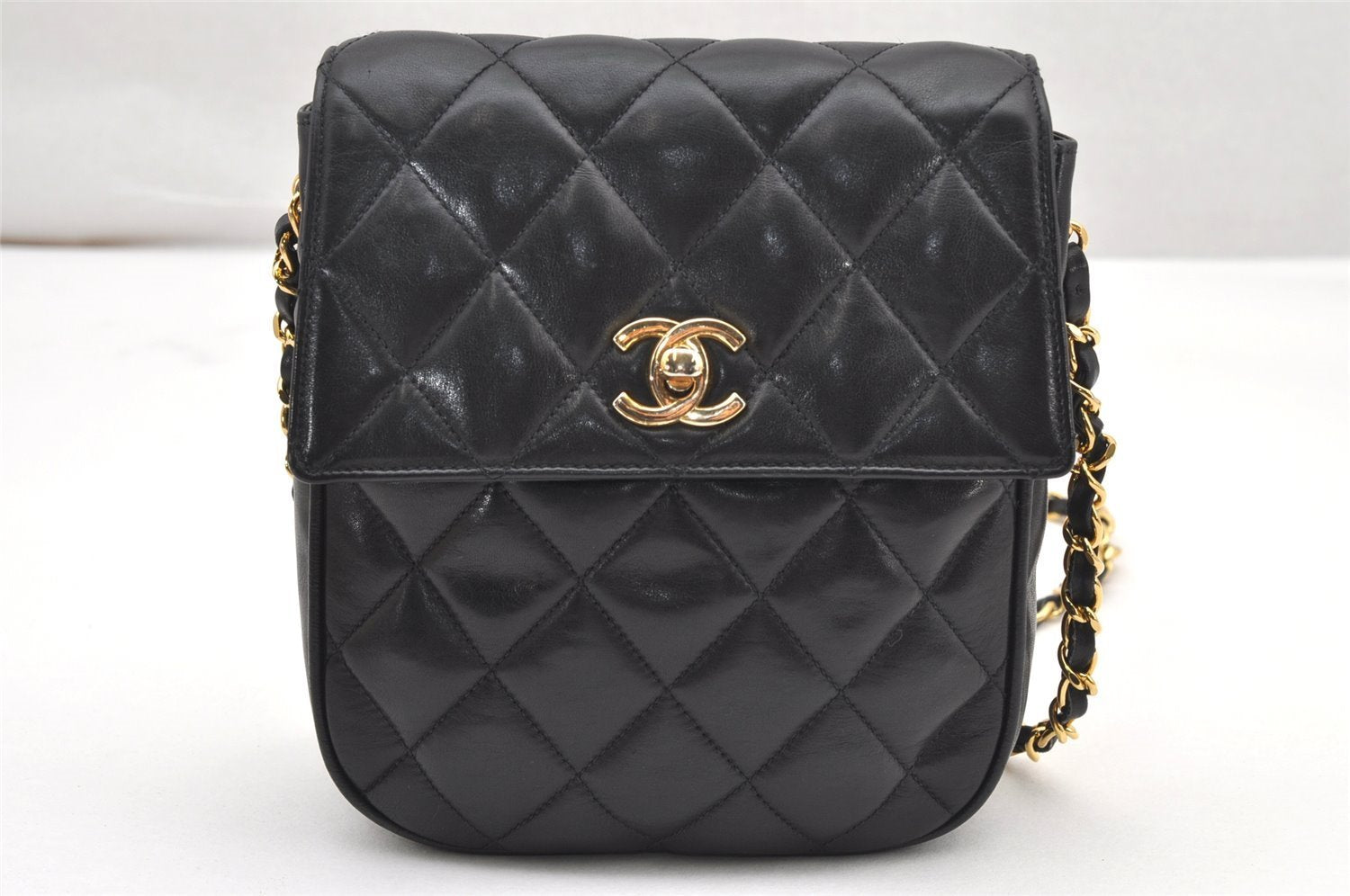 Authentic CHANEL Calf Skin Matelasse Chain Shoulder Cross Bag Black CC 1218J