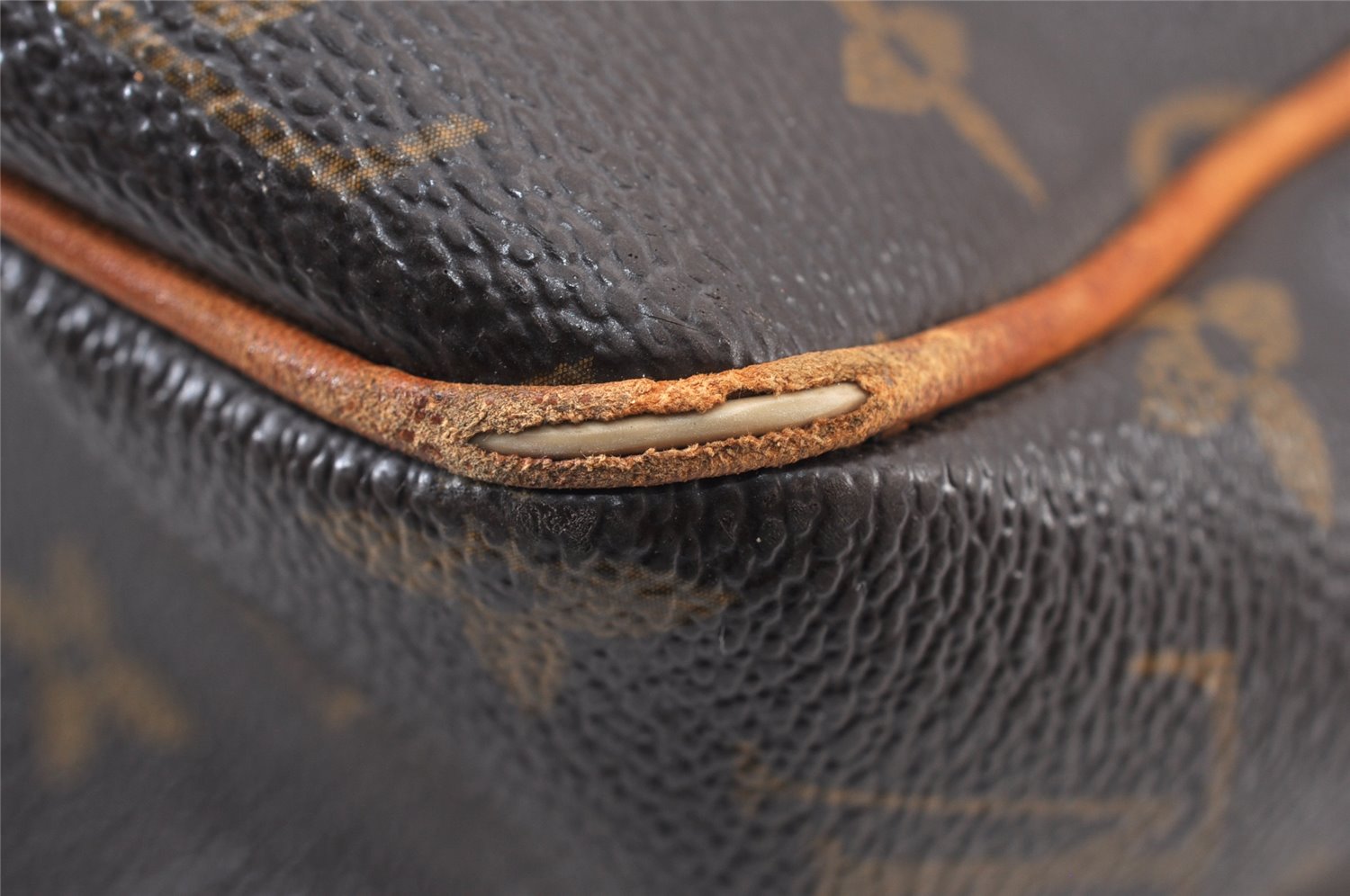 Authentic Louis Vuitton Monogram Batignolles Horizontal Tote Bag M51154 LV 1220K