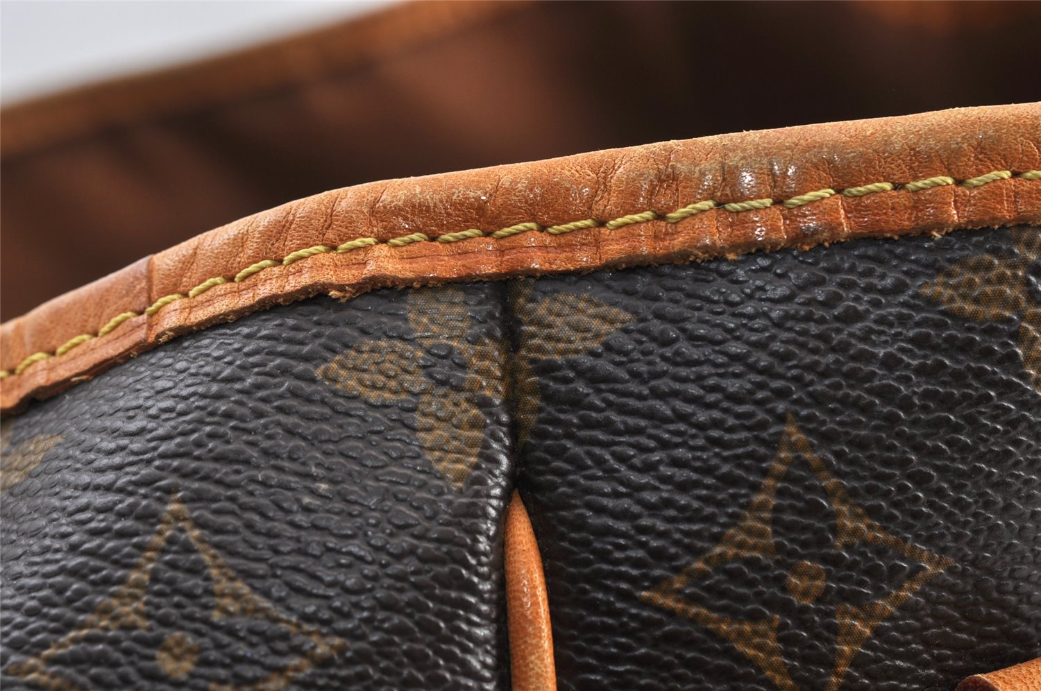 Authentic Louis Vuitton Monogram Batignolles Horizontal Tote Bag M51154 LV 1220K