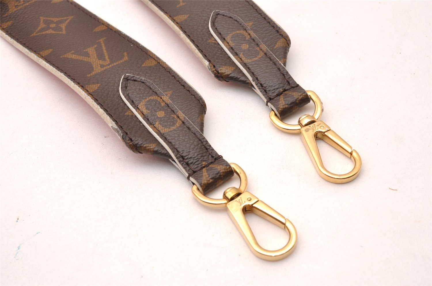 Authentic Louis Vuitton Monogram Shoulder Strap J02285 38.6