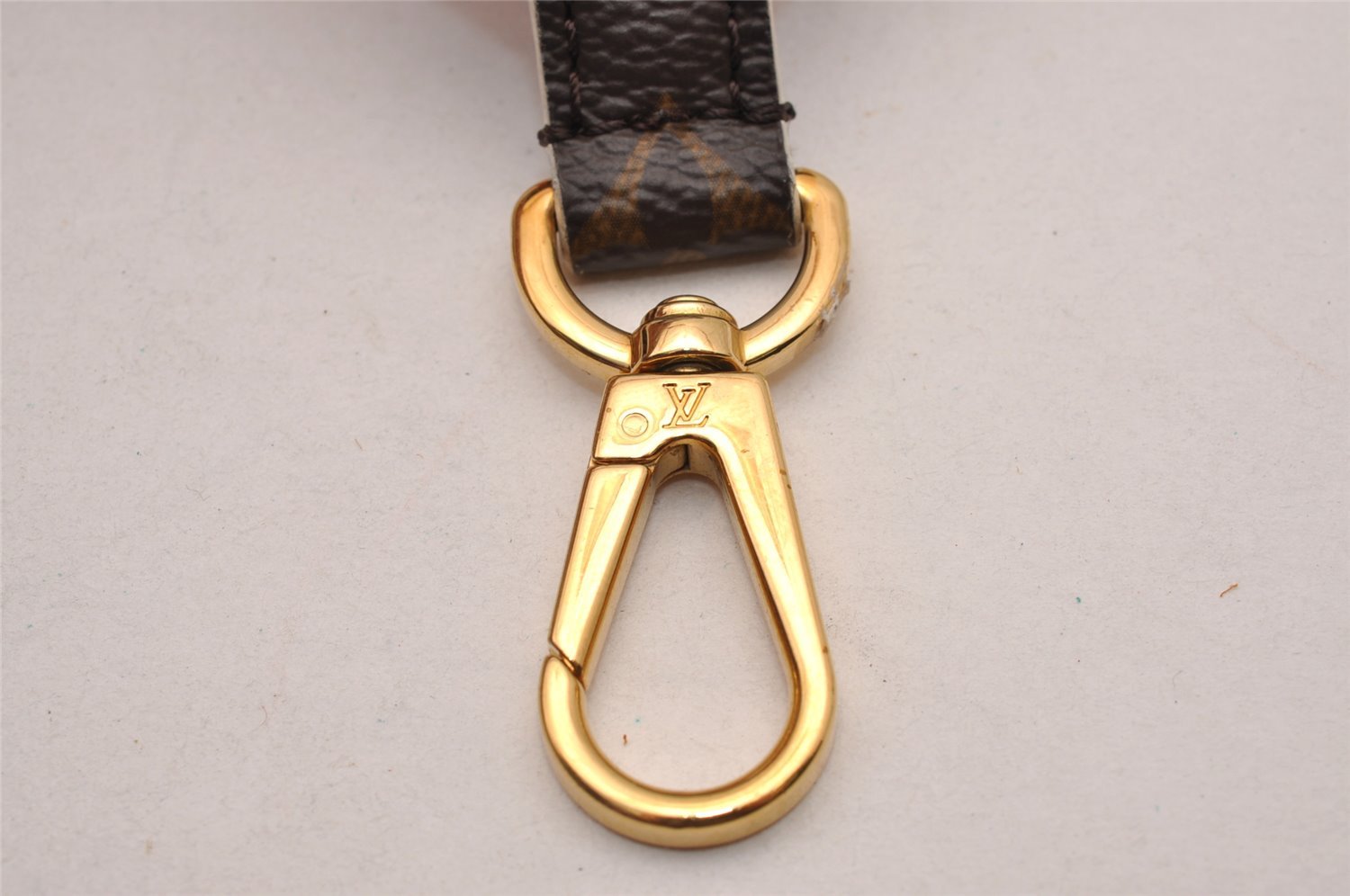 Authentic Louis Vuitton Monogram Shoulder Strap J02285 38.6