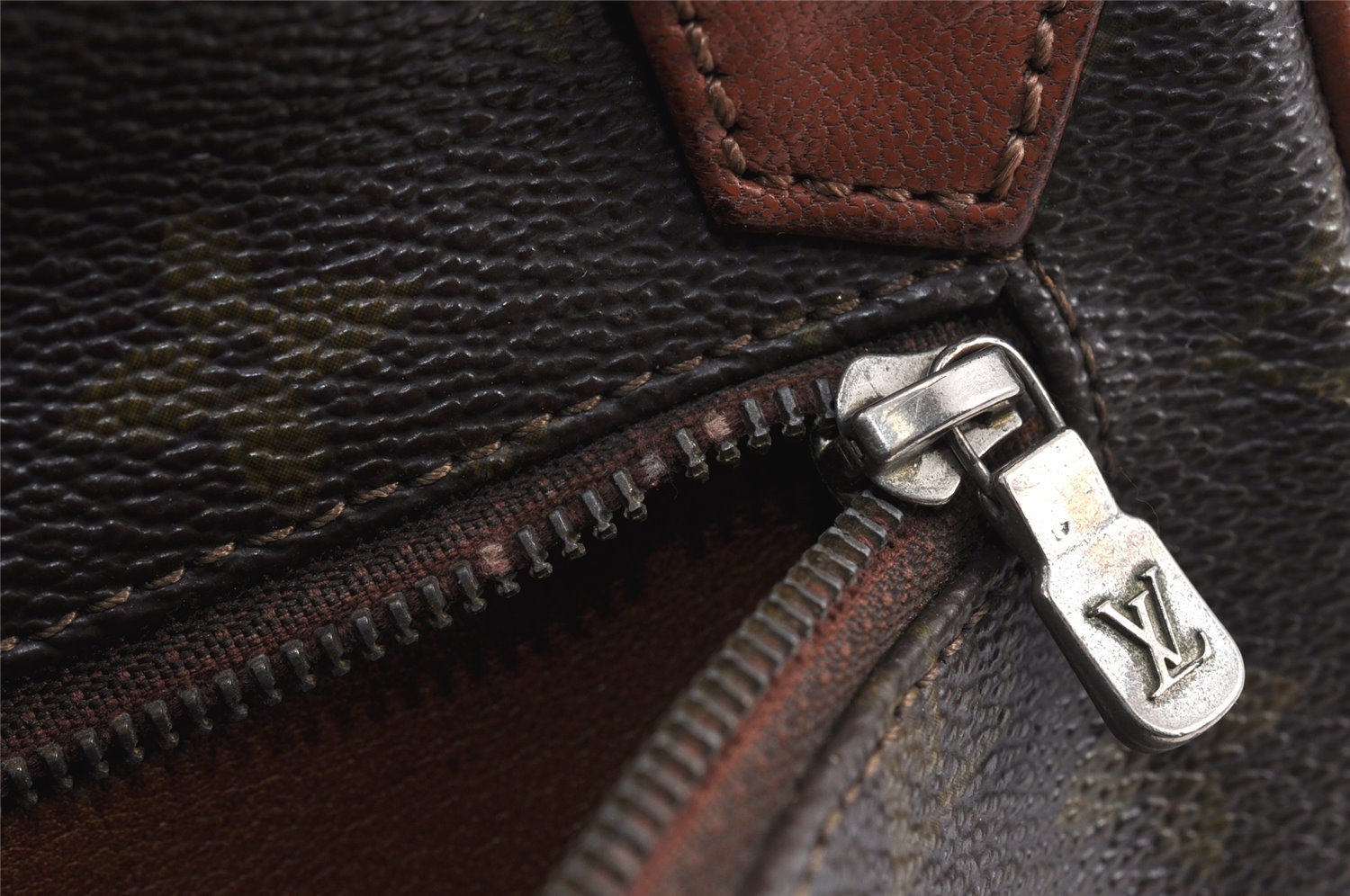 Authentic Louis Vuitton Monogram Shoulder Cross Body Bag Old Model LV 1222K