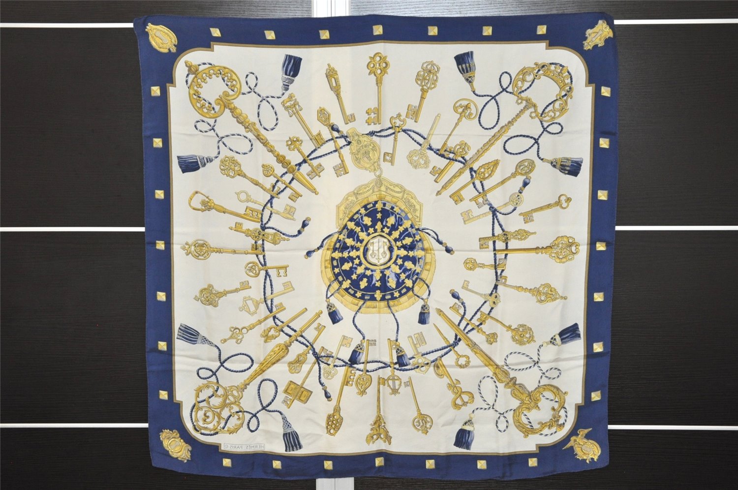 Authentic HERMES Carre 90 Scarf 