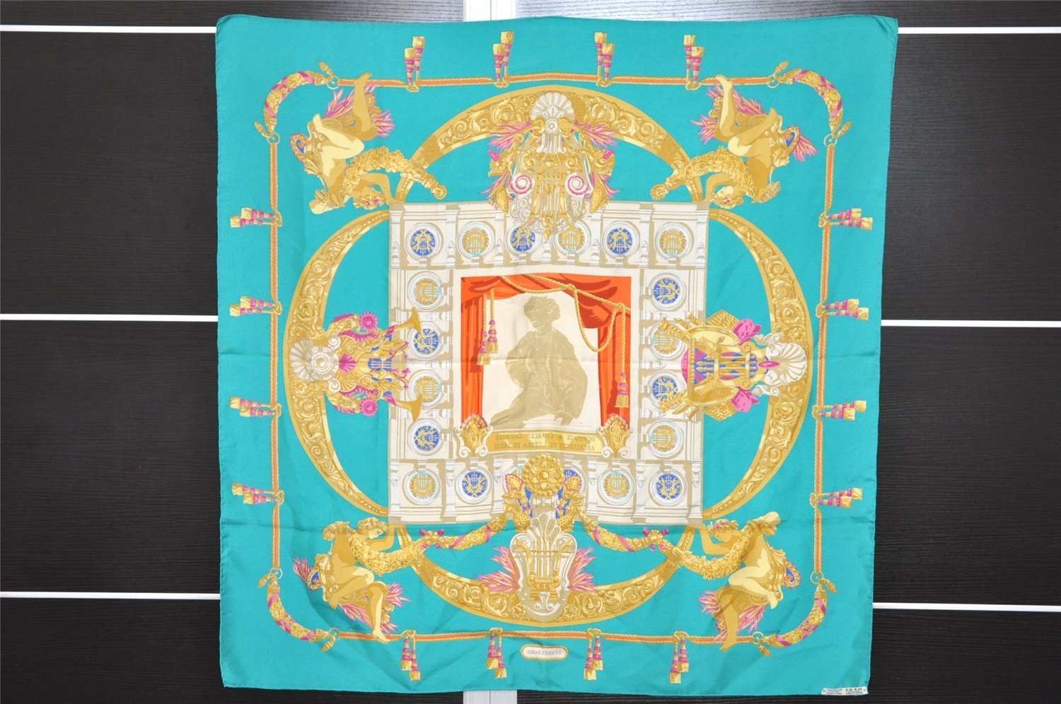 Authentic HERMES Carre 90 Scarf 