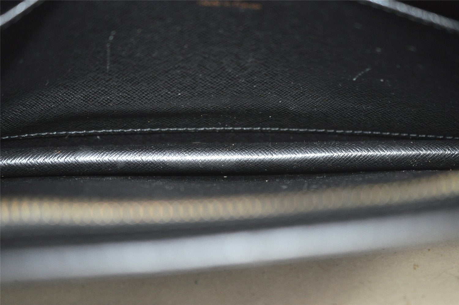 Authentic Louis Vuitton Epi Pochette Homme Clutch Hand Bag Black M52522 LV 1249I