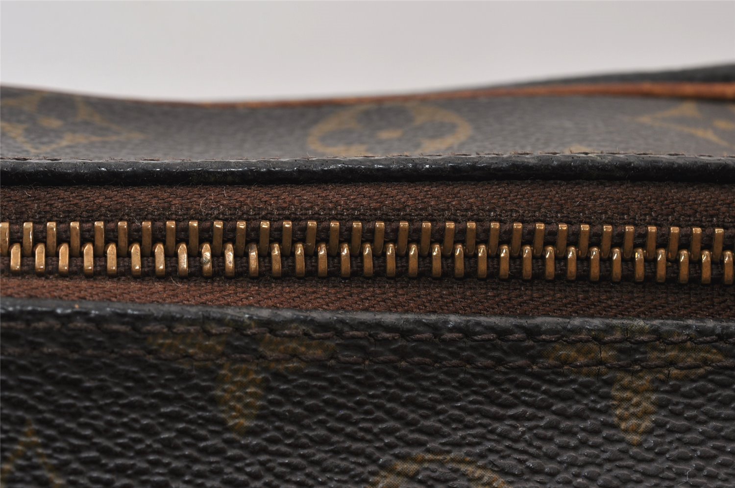 Authentic Louis Vuitton Monogram Boulogne 30 Shoulder Cross Bag M52165 LV 1249K