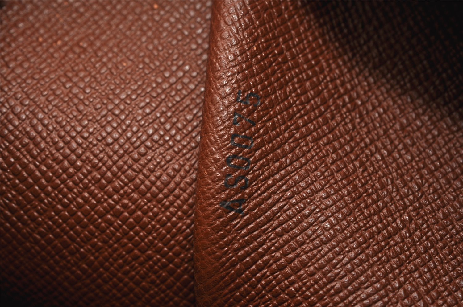 Authentic Louis Vuitton Monogram Boulogne 30 Shoulder Cross Bag M52165 LV 1249K