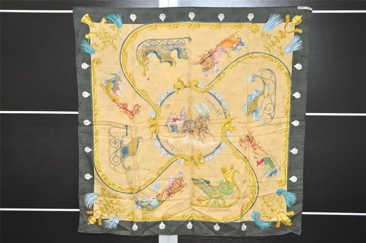 Authentic HERMES Carre 90 Scarf 